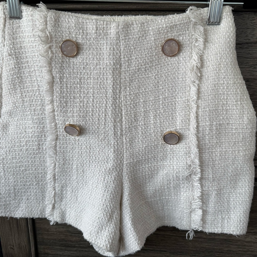 XS Elegant White Tweed Women's Shorts